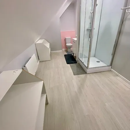 Independant 800 M De La Gare Du Mans *