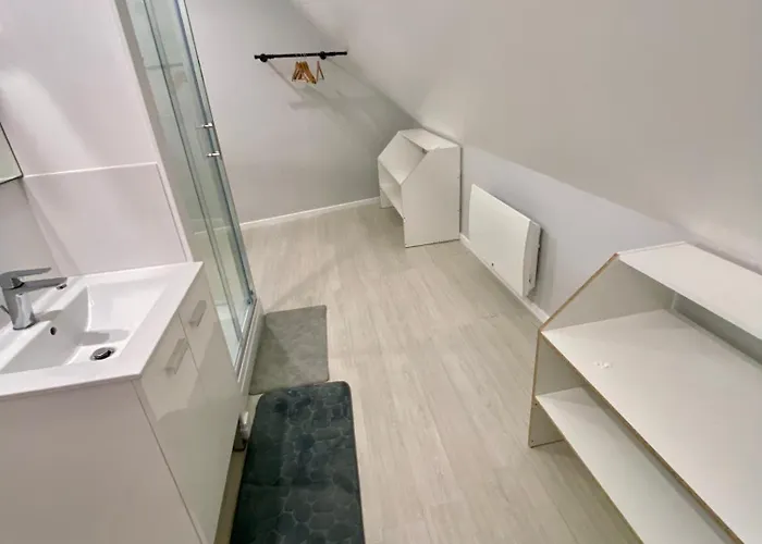 Independant 800 M De La Gare Du Mans *